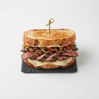 Grilled Beef Sandwich with chips