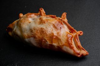 Empanada de pollo mechado 