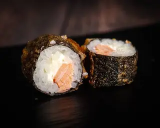 Crispy Maki Salmón Y Philadelphia (8 pzs.)