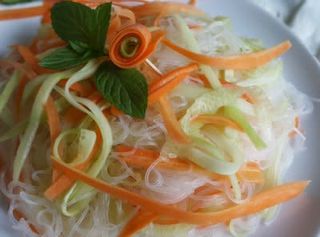 22. Салата от кристално фиде (300г)