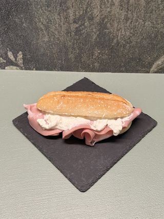 Mortadella e stracciatella