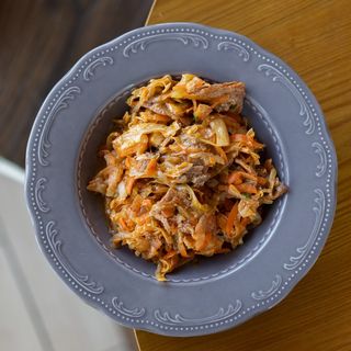 Капуста тушеная с мясом