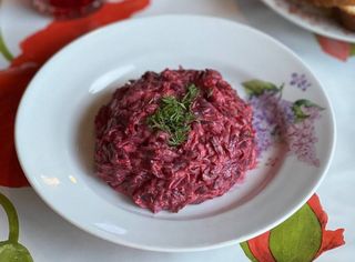 Свекла с майонезом и чесноком