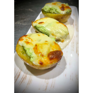 Пълнен картоф със спанак и сирена (300г)