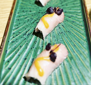 Nigiri De Hamachi Con Miso Y Yuzu (2 Uds.)
