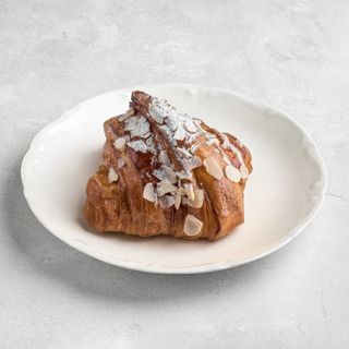 Миндальный круассан