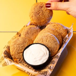 Arepitas de Chicharrón con nata