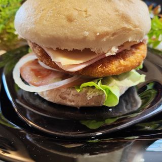 Hamburguesa De Pollo Rebozado Completa