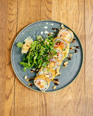 ორაგული და გველთევზა / CRUNCHY  SALMON AND EEL