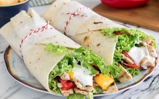 Piadina- Cotoletta di Pollo, edamer, pomodori, insalata, maionese