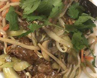 A24 - Massa com vaca e Legumes.