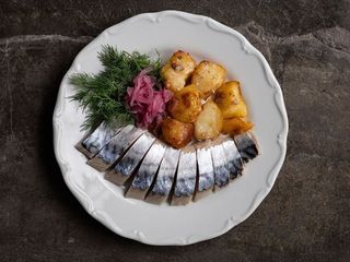 Скумбрія слабосолена