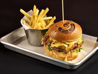 American smash burger (285/50g)
