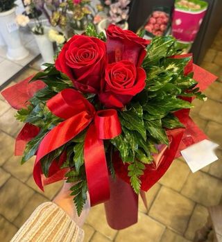 Buket 3 crvene ruže b-20c