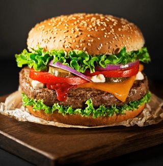 Hamburger din carne de vita maturata + Suc gratuit 