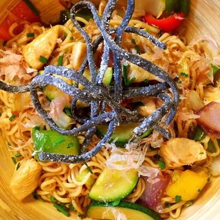 Yakisoba de Pollo