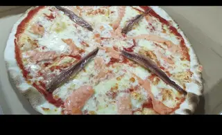 Pizza Salmonara (30 Cm.)
