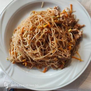 606 spaghetti di riso con verdure e vitello 
