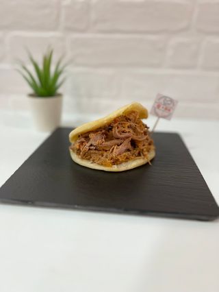 Arepa de Mechada, Pollo o Pernil