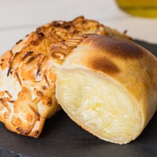Empanada de Cuatro Quesos
