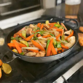 73.Pollo Con Verduras