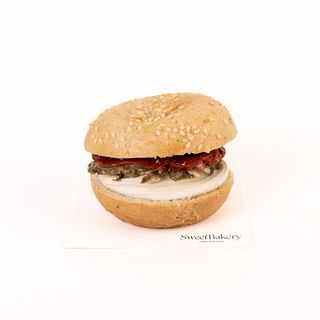 Baguel De Pechuga De Pollo Crema De Queso Con Tomate Seco