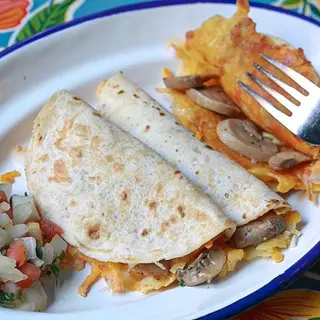 Quesadillas Cebolla y Champiñon.