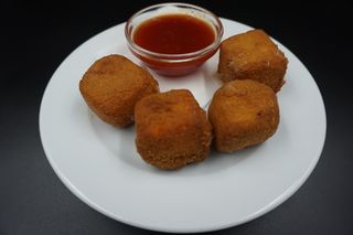 Tapa De Daus De Formatge Brie Arrebossats (4 Uds.)