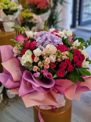 Buchet vesel si colorat