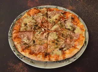 Pizza Capricciosa mala  + Coca-Cola 250 ml
