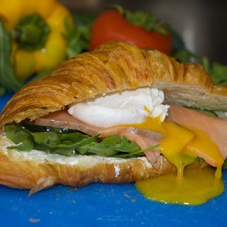 Сытный круассан 