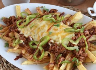 Patatas Gajo Fritas Con Carne De Kebab (Grandes)