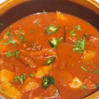 Gulaș de vită cu cartofi - Gulyas