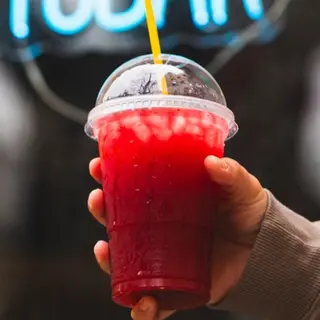 Limonada de frutos rojos