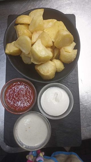 Patatas 3 Salsas
