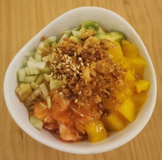 233 poke de salmon (1pzs)