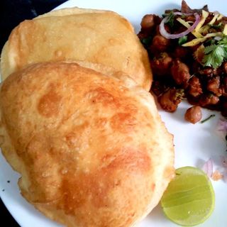 CHOLE BHATURE