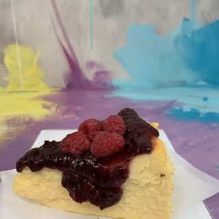 Porcion Tarta De Queso Y Fruta