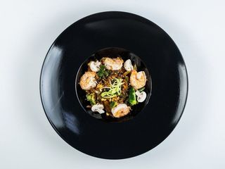 Вок з креветками та овочами в соусі тонкацу 300г (300g)