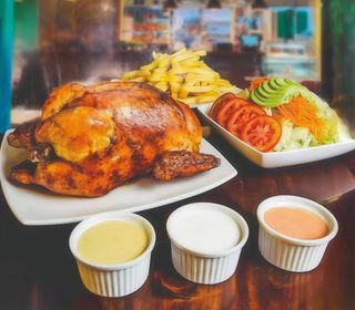 1 Pollo Entero Para 4 Personas