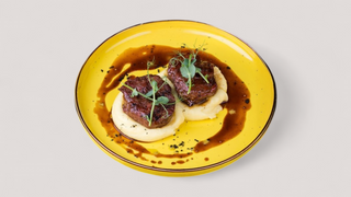 Медальоны в мясном соусе 