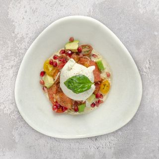 Burrata con tomates frescos