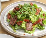 Աղցան հորթի մսով և լոլիկի չրով