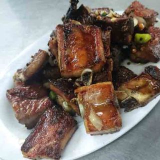 Costilla con sal y pimienta