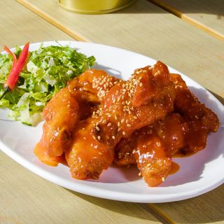 Alitas Fritas Con Salsa Especializada De Saigon 168 (6 Uds.)