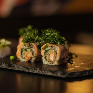 Uramaki de ebi roll especial (8 uds.)