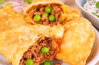 Lamb samosa (2 pcs.)