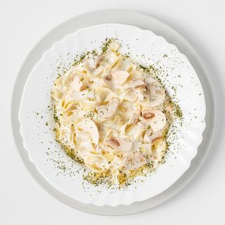 Bijeli rezanci s šampinjoni