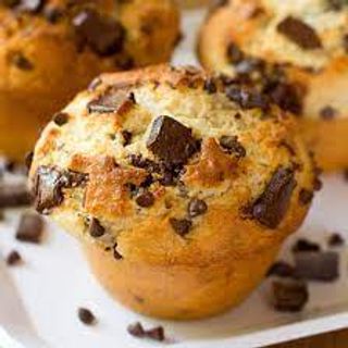 Chocolate chip muffin