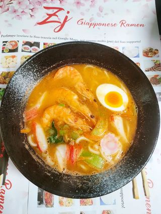 01  Ramen brodo con frutti di mare